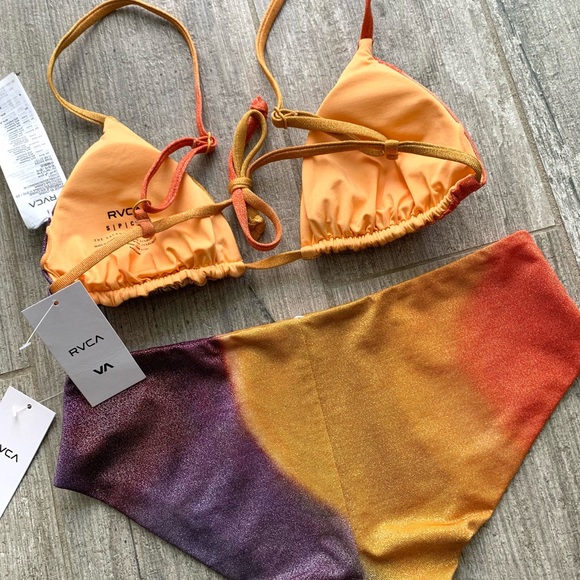 🔥🔥RVCA - TRIPPY DANA TRIANGLE HIGH RISE SET🔥🔥 - Picture 7 of 9